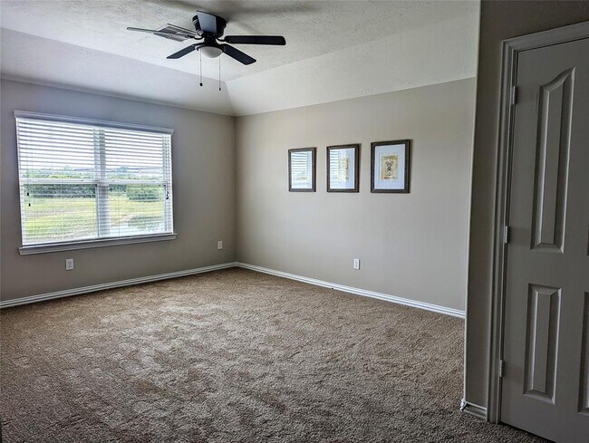 Building Photo - 10718 Wall Fern Way