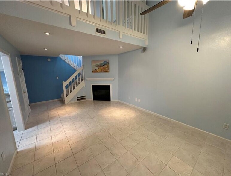 Building Photo - 3930 Roebling Ln