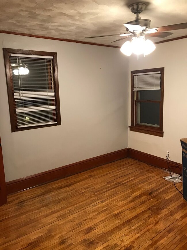 Building Photo - 7 bedroom House near Hamline