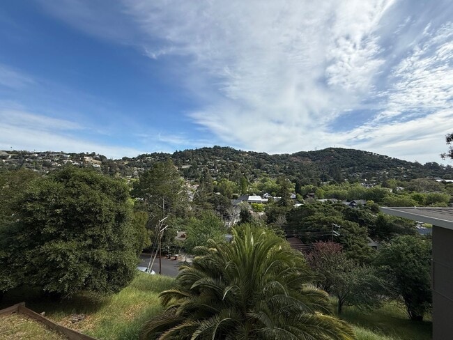 Building Photo - 55-57 Bayo Vista Way