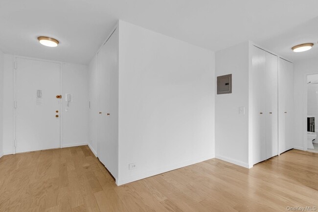 Building Photo - 345 E 93rd St