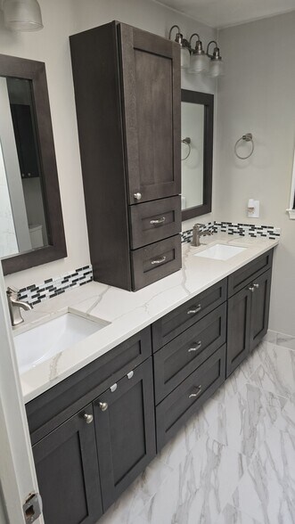 Building Photo - 5719 Rocky Run Dr