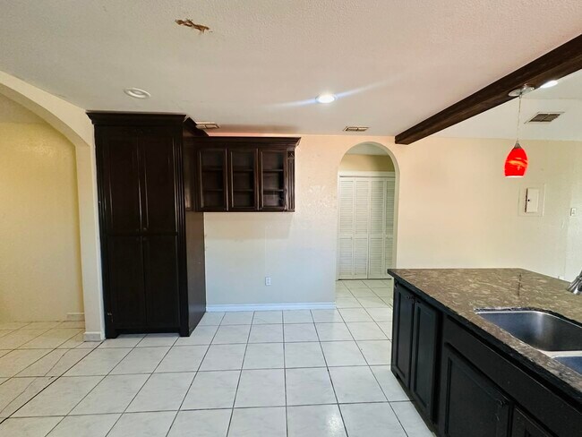 Building Photo - 3023 Potomac Loop