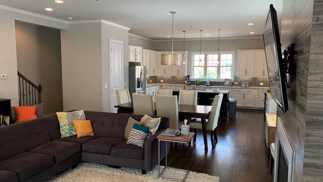 Building Photo - 955 Opelousas Way