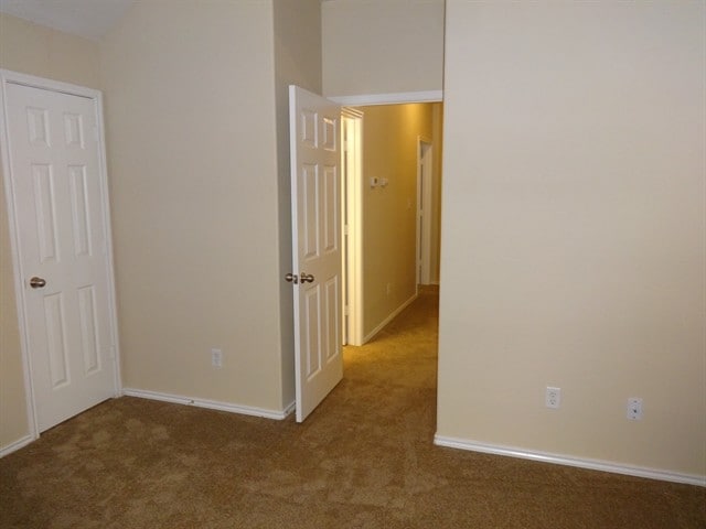 Building Photo - 2969 Lakeview Cir