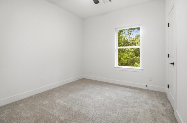 Building Photo - 307 Bolden St