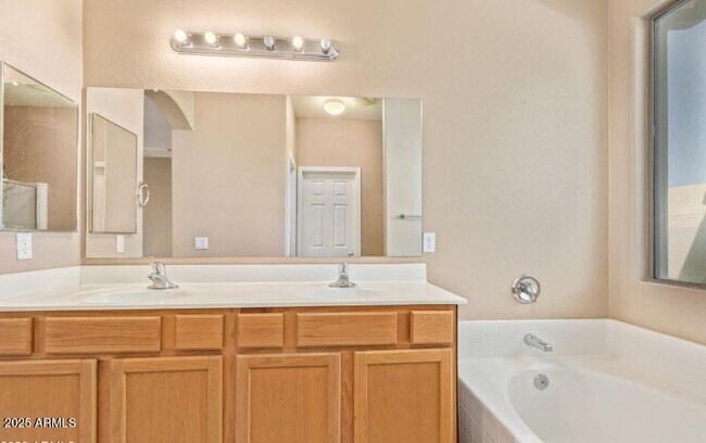 Building Photo - 45954 W Kristina Way