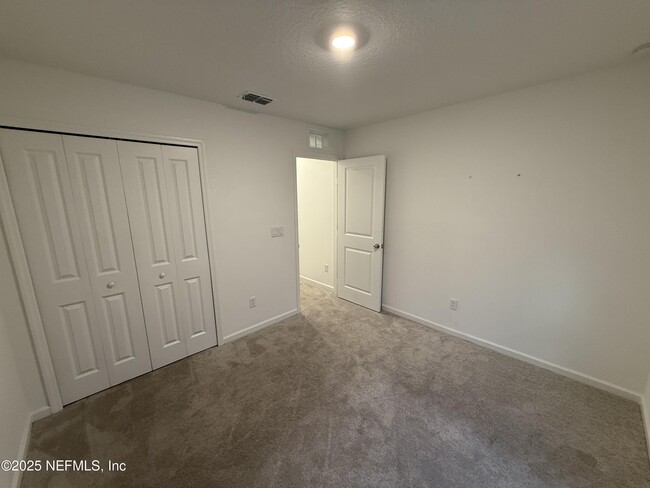 Building Photo - 625 Holly Lks Dr