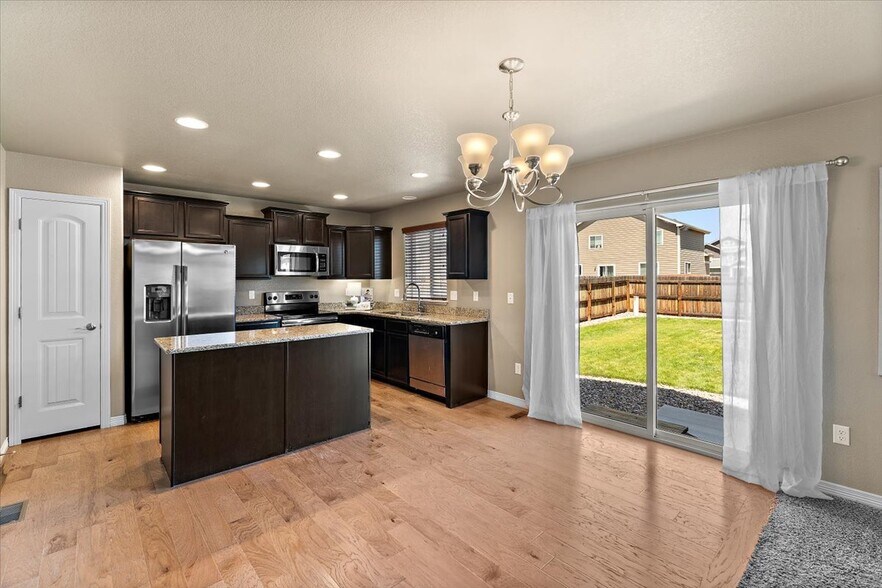 Building Photo - 6137 Popper Dr