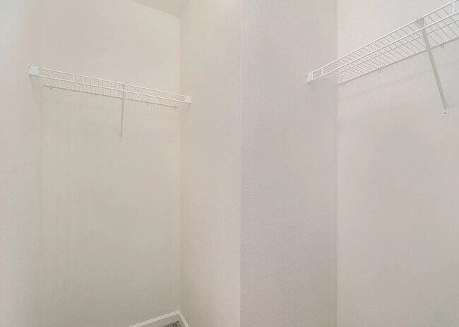 Building Photo - Newer 4 Bedroom Condo in Tiburon for Lease!