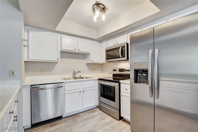 Building Photo - 2713 Otter Creek Ct