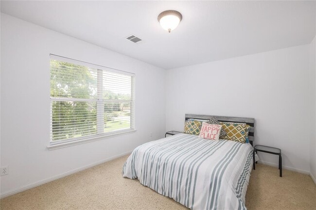 Building Photo - 9700 Spanish Wells Dr