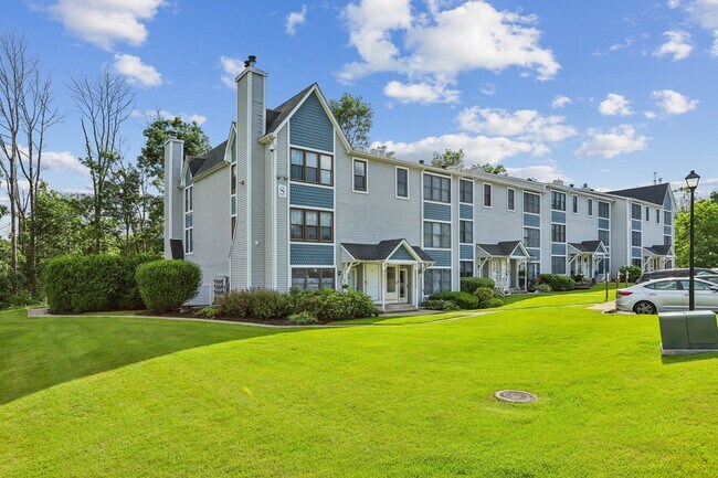 Building Photo - 41 Burlington Ct