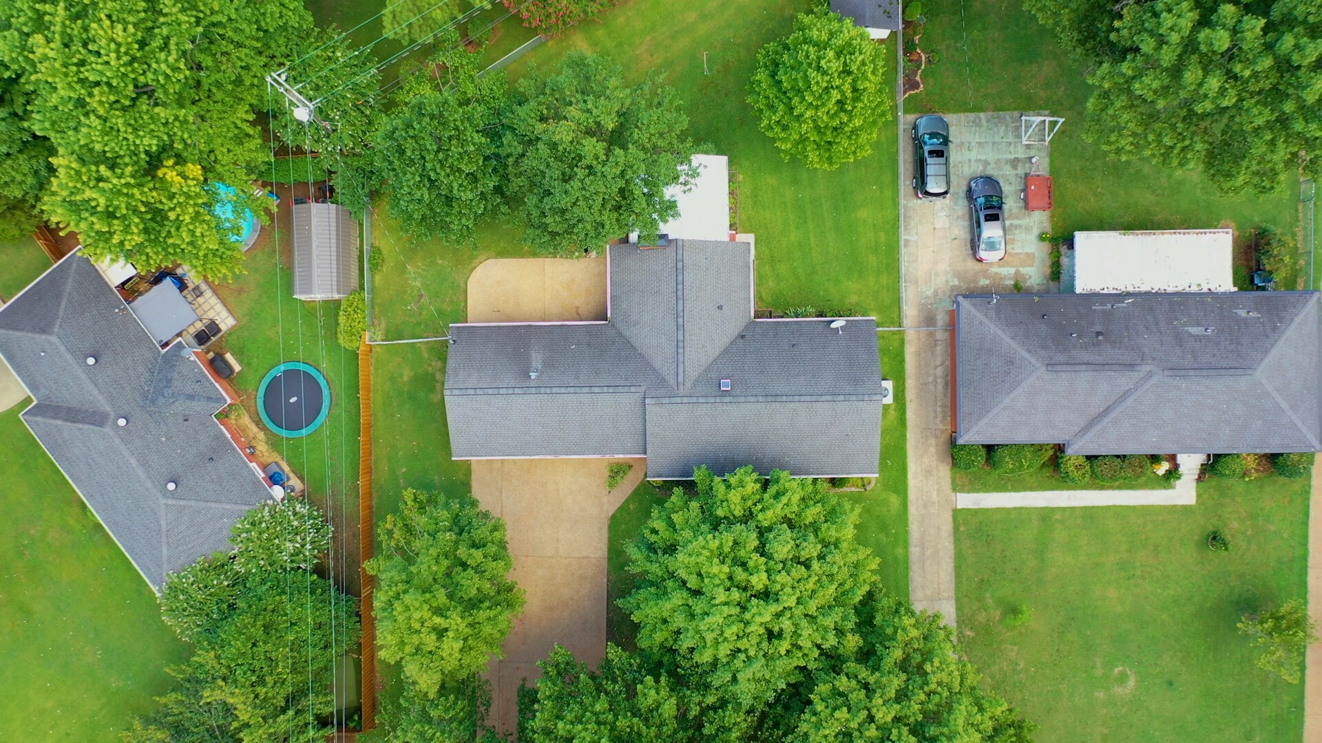 Ample Parking - 203 Donelson Hills Dr