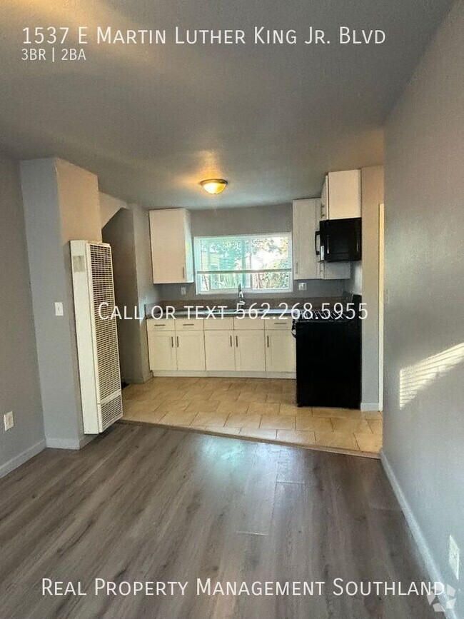 Building Photo - Charming 3 bedroom 2 bath available now!