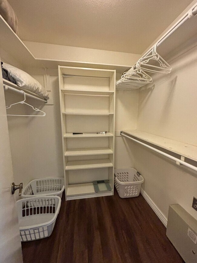 Building Photo - Discover comfortable seasonal living in Mesa, AZ with this well-appointed furnished & updated 2-b...