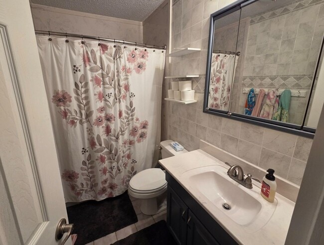 Building Photo - Stunning 3bd/2ba home with gorgeous yard and bonus living space! Coming Soon!