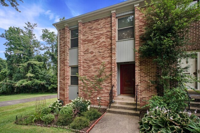Building Photo - 5128 Cliffhaven Dr