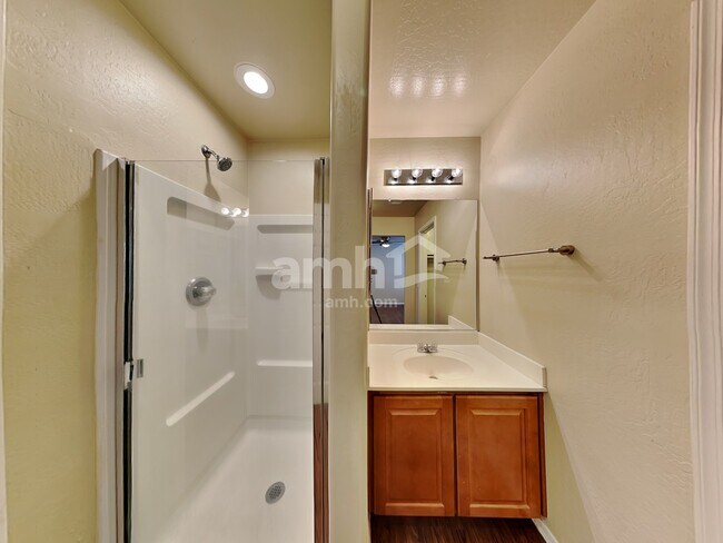 Building Photo - 22644 W Adams Dr