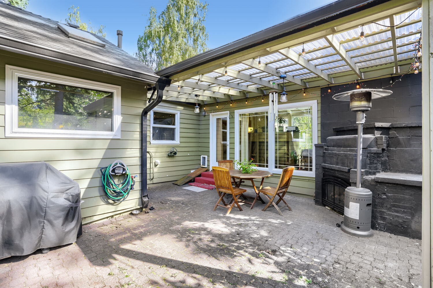 Building Photo - 3041 SW Flower Ter