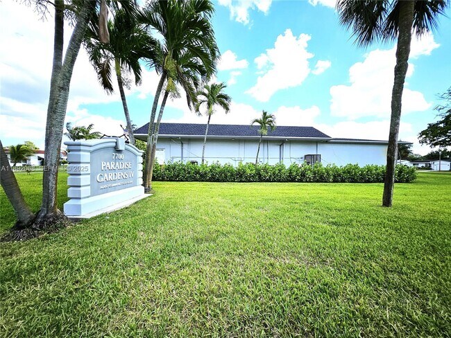 Building Photo - 1040 NW 73rd Terrace