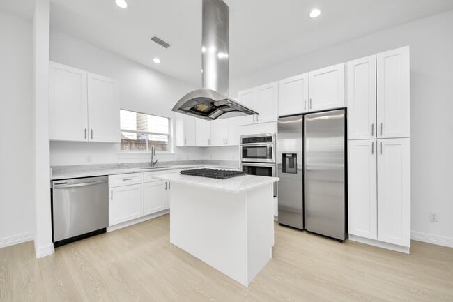 Building Photo - 917 McKinney Park Ln