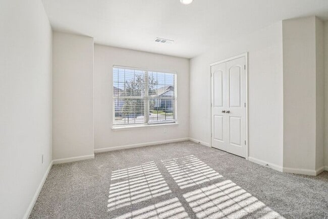 Building Photo - 712 Trinity Trl