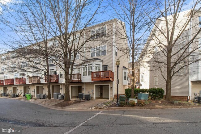 Building Photo - 170 Martin Ln