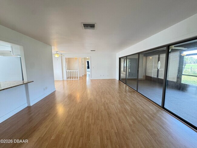 Building Photo - 1916 Seclusion Dr