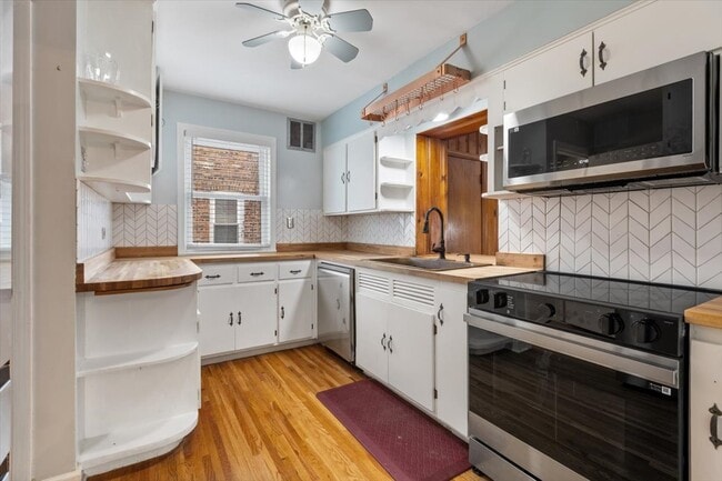 Building Photo - 9108 S Utica Ave