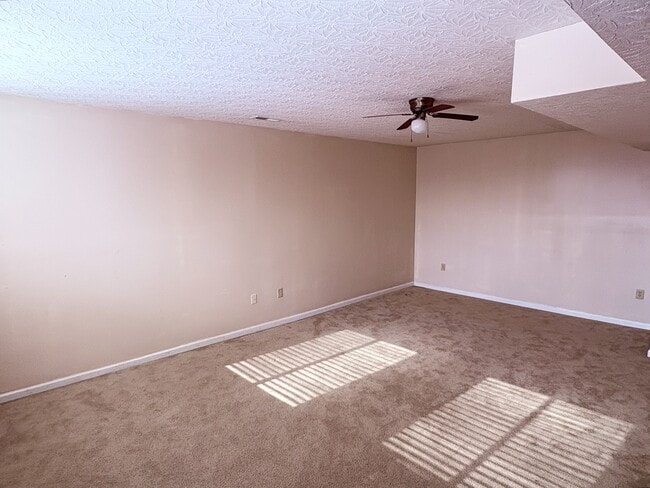 Building Photo - 2341 Oaktree Pl