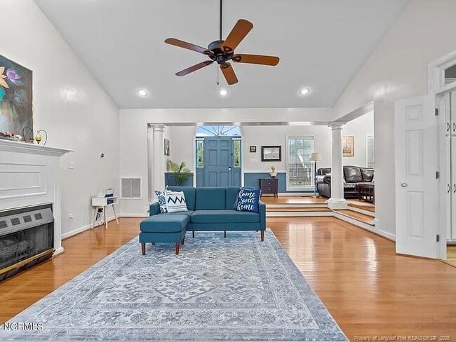 Building Photo - 1114 4 Wood Dr