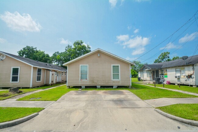 Building Photo - 6014 Collingsworth St