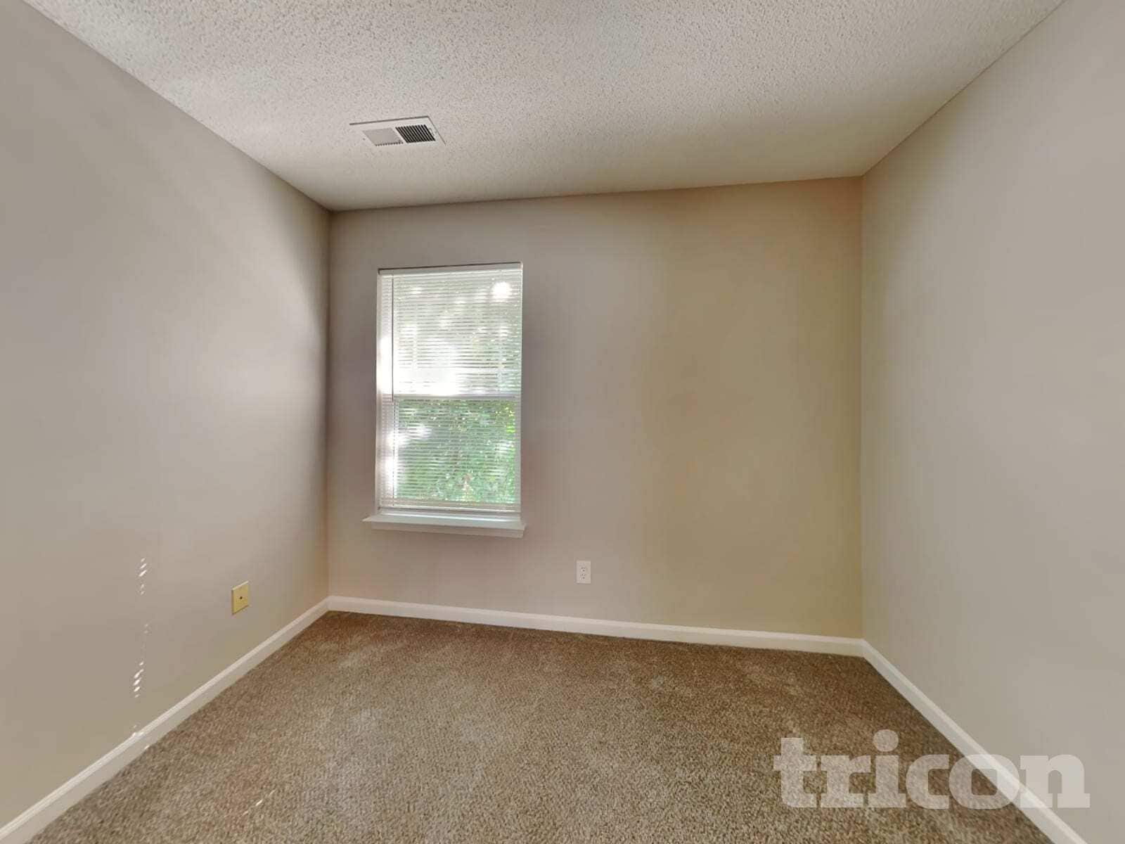 Building Photo - 186 English Hills Dr