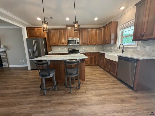 Building Photo - 521 Edgarton Way
