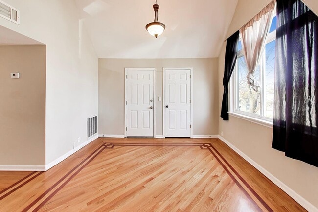 Building Photo - 4614 N Springfield Ave