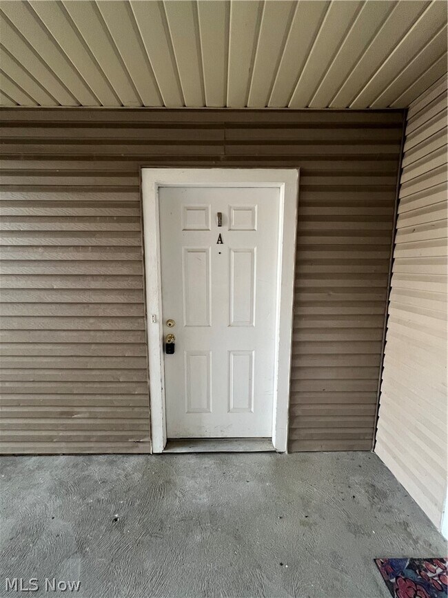 Building Photo - 320 Village Pointe Dr