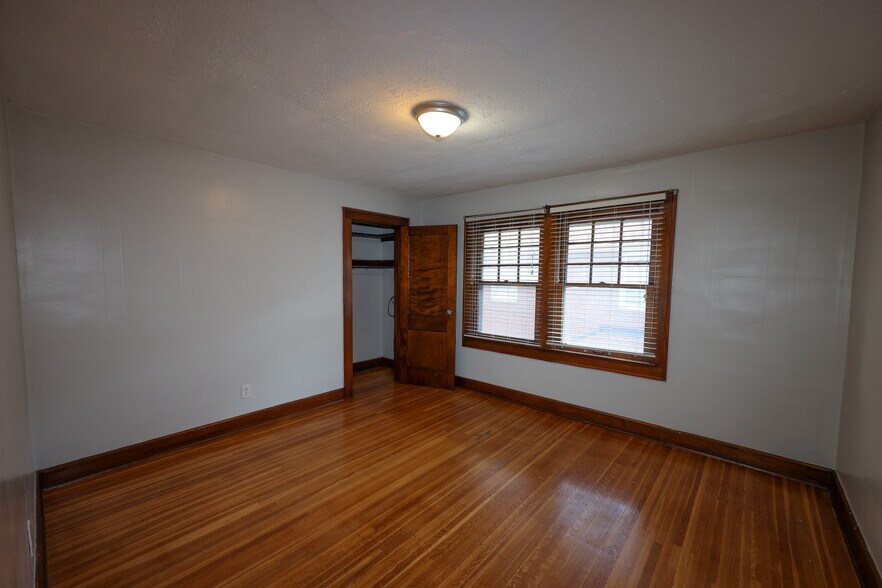 Building Photo - 4058 Central Ave
