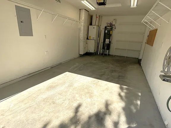 Building Photo - 2179 SW Shane Way