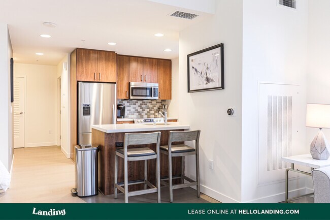 Building Photo - 225 S Grand Ave