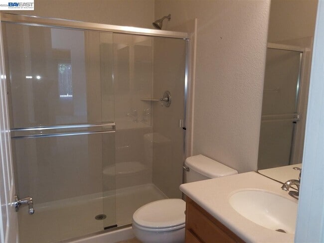 Building Photo - 199 N Alta Dena St