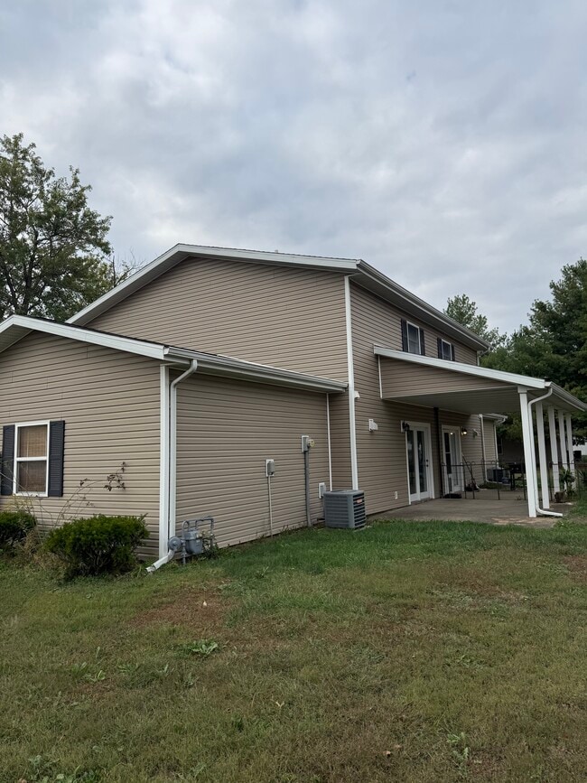 Building Photo - 14102 Southwind Dr