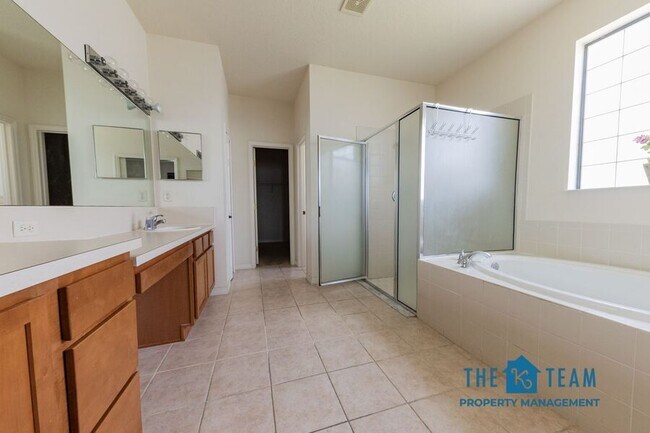 Building Photo - 3360 Fiddle Leaf Way
