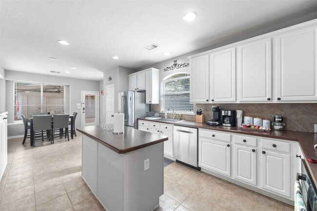 Building Photo - 6 W Prairie Dawn Cir