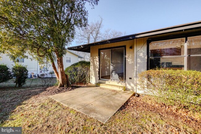 Building Photo - 13701 Arctic Ave