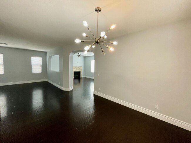 Building Photo - BEAUTIFUL HOME IN RHODES RANCH GUARD GATED COMMUNITY! AMMENITIES INCLUDE COMMUNITY BASKETBALL COU...