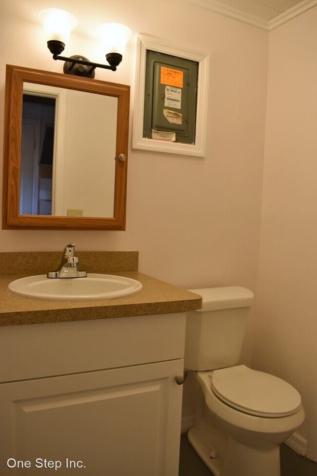 Building Photo - 2 br, 1.5 bath House - 10930 Norwood Av