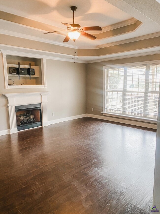 Building Photo - 609 Wooden Eagle Trail