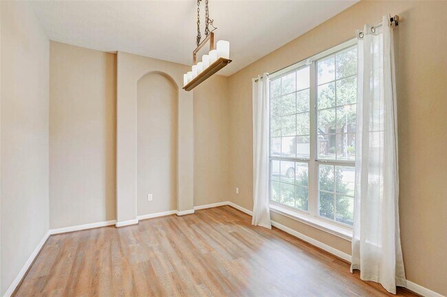 Building Photo - 26311 Sagewood Forest Dr
