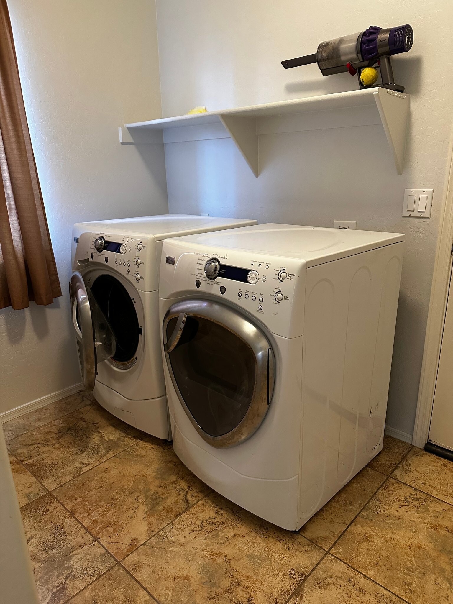 Building Photo - 10317 E Penstamin Dr